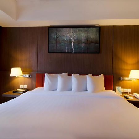 Soll Marina Hotel Serpong Eksteriør bilde