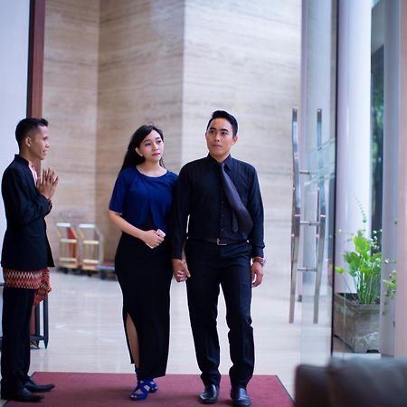 Soll Marina Hotel Serpong Eksteriør bilde