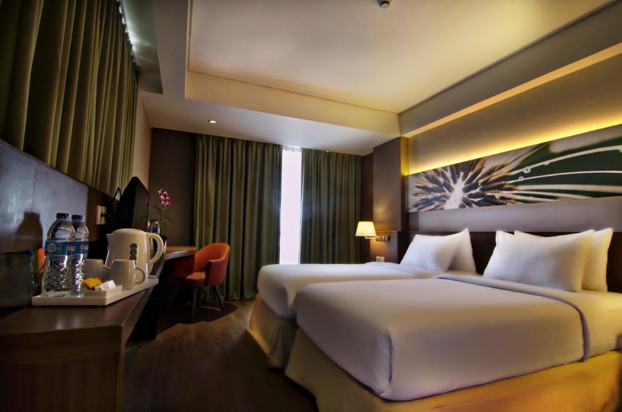 Soll Marina Hotel Serpong Eksteriør bilde