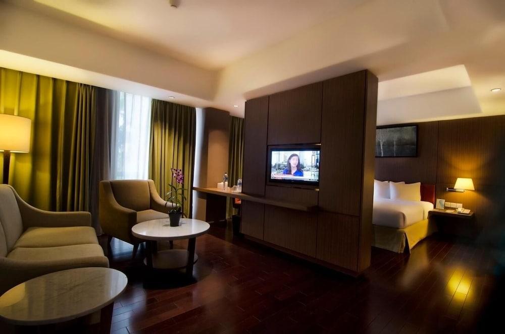 Soll Marina Hotel Serpong Eksteriør bilde
