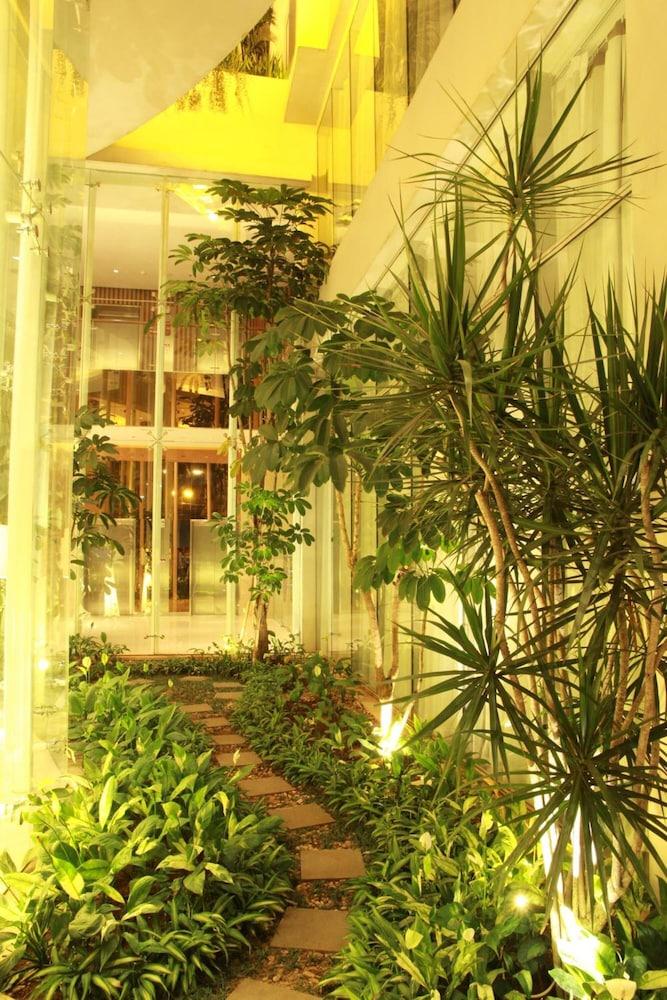 Soll Marina Hotel Serpong Eksteriør bilde