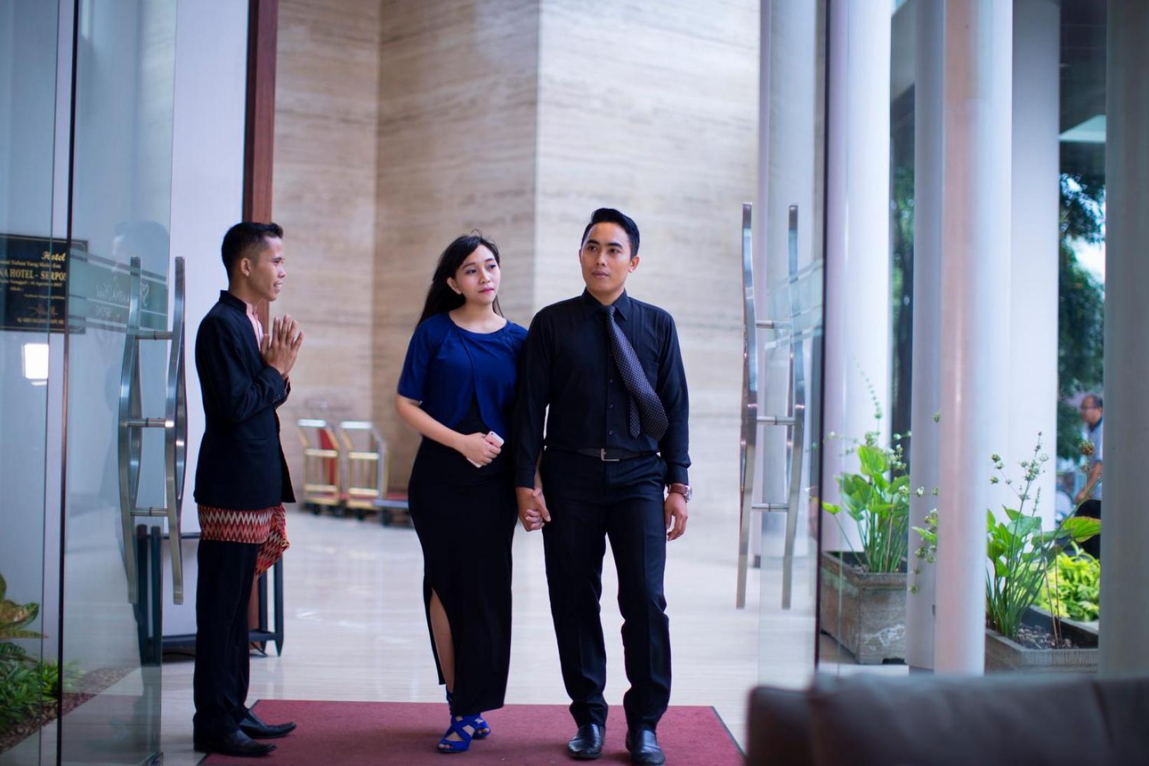 Soll Marina Hotel Serpong Eksteriør bilde
