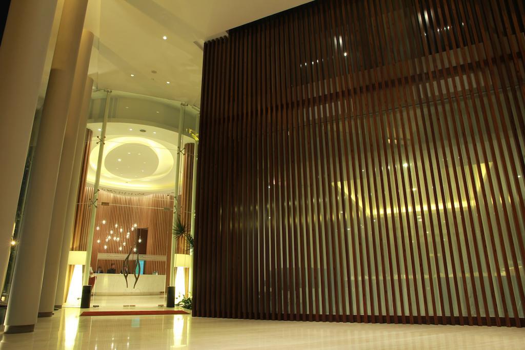 Soll Marina Hotel Serpong Eksteriør bilde