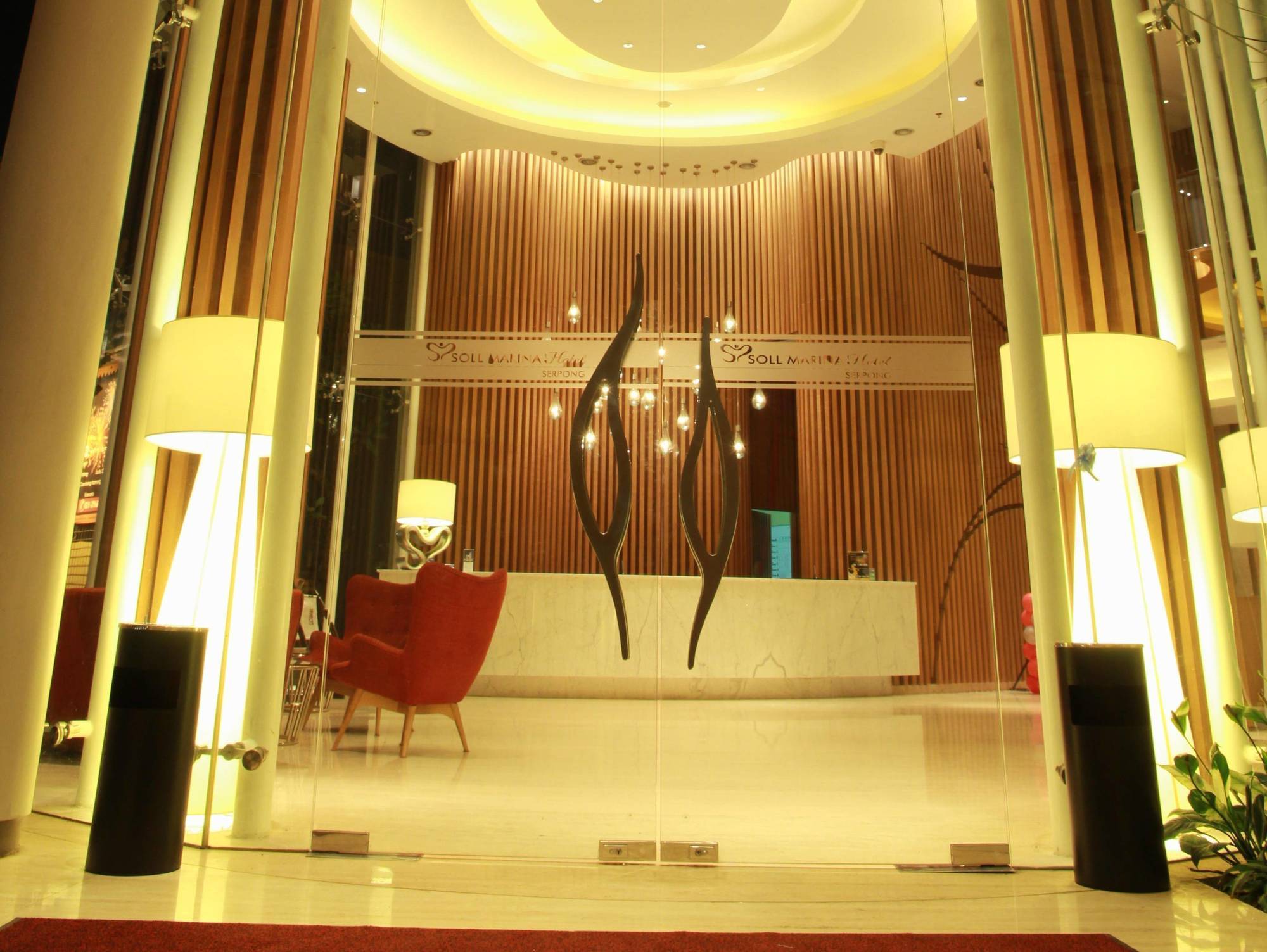 Soll Marina Hotel Serpong Eksteriør bilde