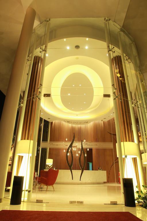 Soll Marina Hotel Serpong Eksteriør bilde